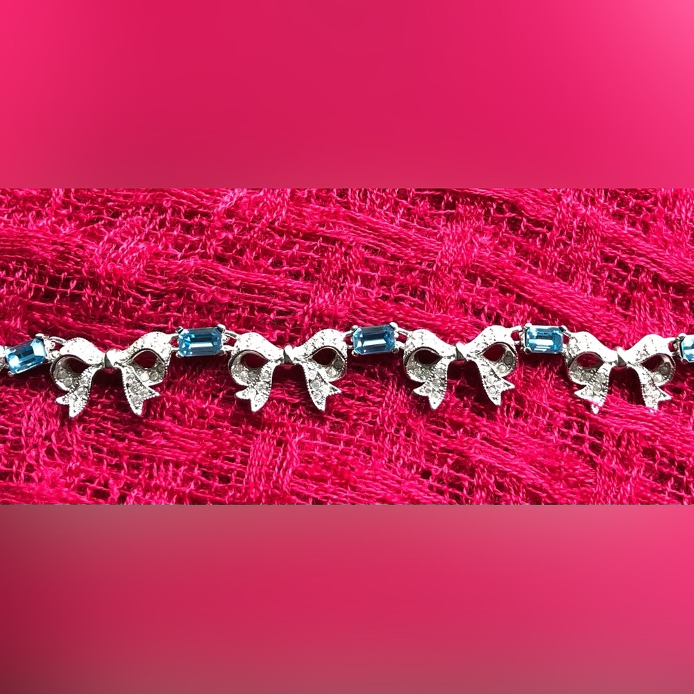 Bracelet w/Bows and Blue Rectangle Stones - Picture 7 of 8